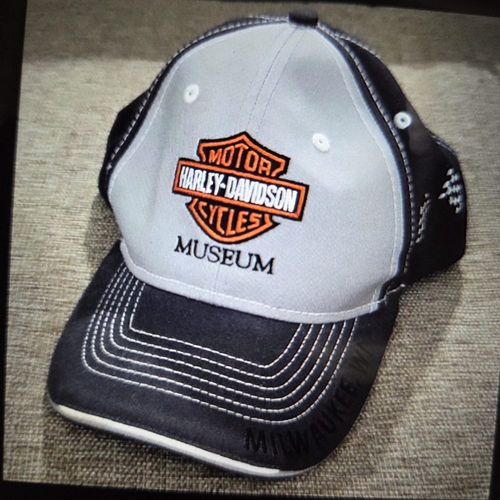 Harley-Davidson Milwaukee Gray and Black Cap